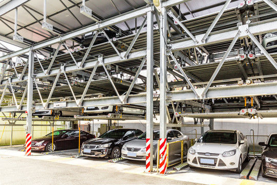 Parking hydrauliczny wielopoziomowy
